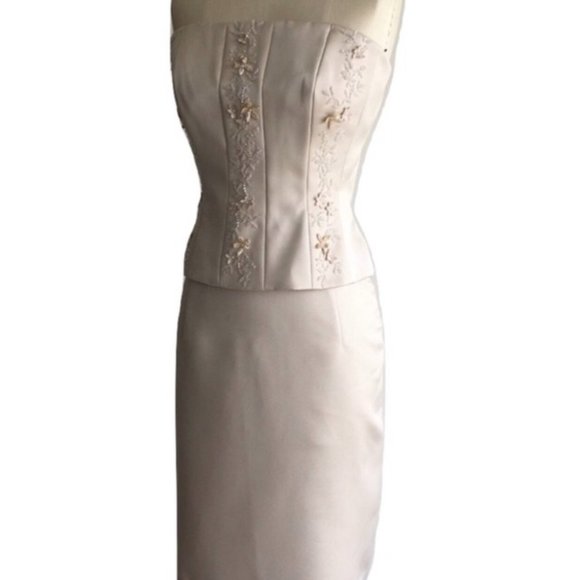 SOLD on another platform …..Kay Unger Champagne Strapless ,🚚FREE SHIPPING🚚 - Picture 2 of 9